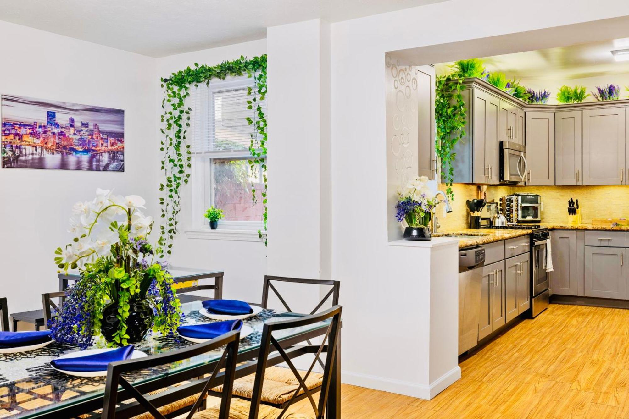 5bdrm 10bd With King Bbq Patio 1 Min Walk Carson St Holiday home *
