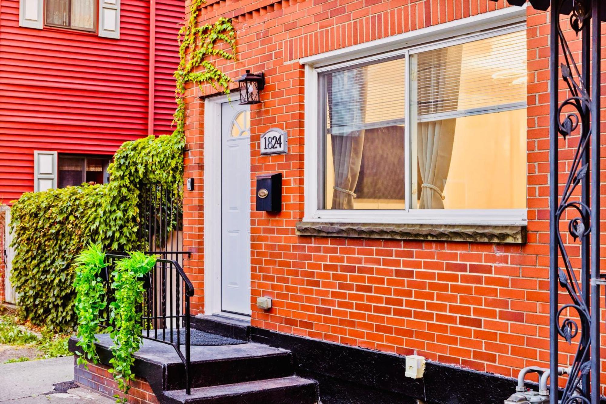 5bdrm 10bd With King Bbq Patio 1 Min Walk Carson St *