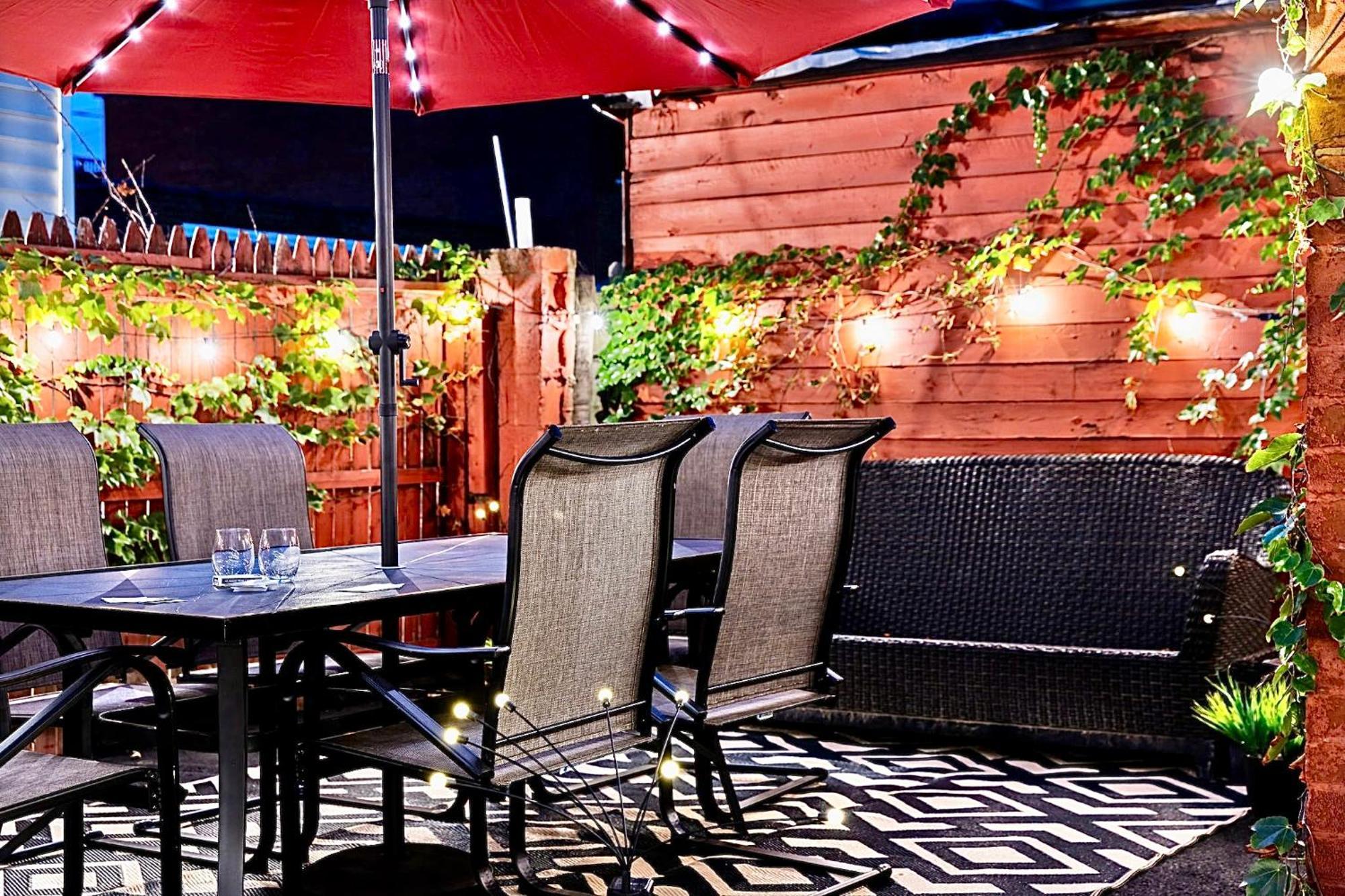 5bdrm 10bd With King Bbq Patio 1 Min Walk Carson St *