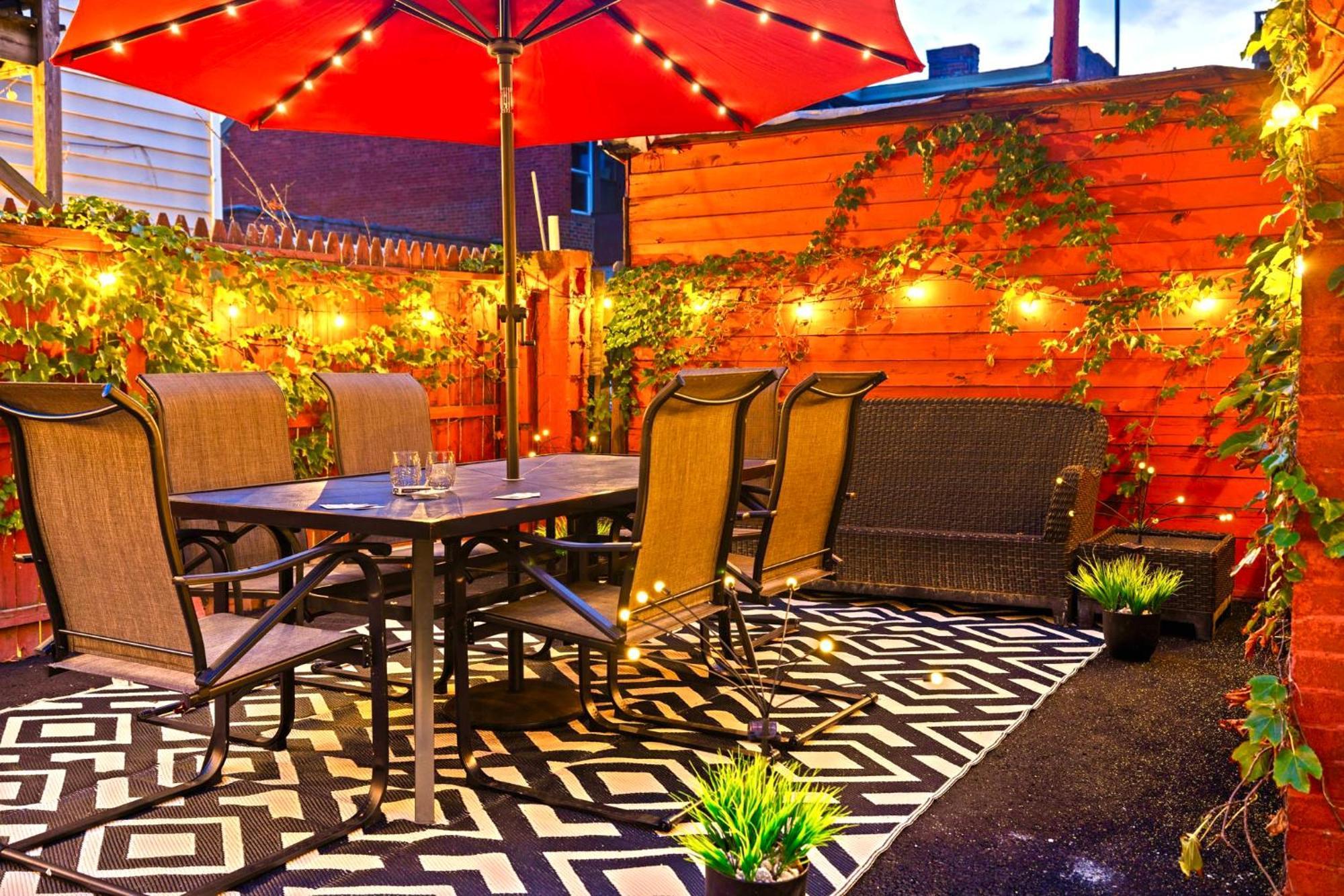 5bdrm 10bd With King Bbq Patio 1 Min Walk Carson St