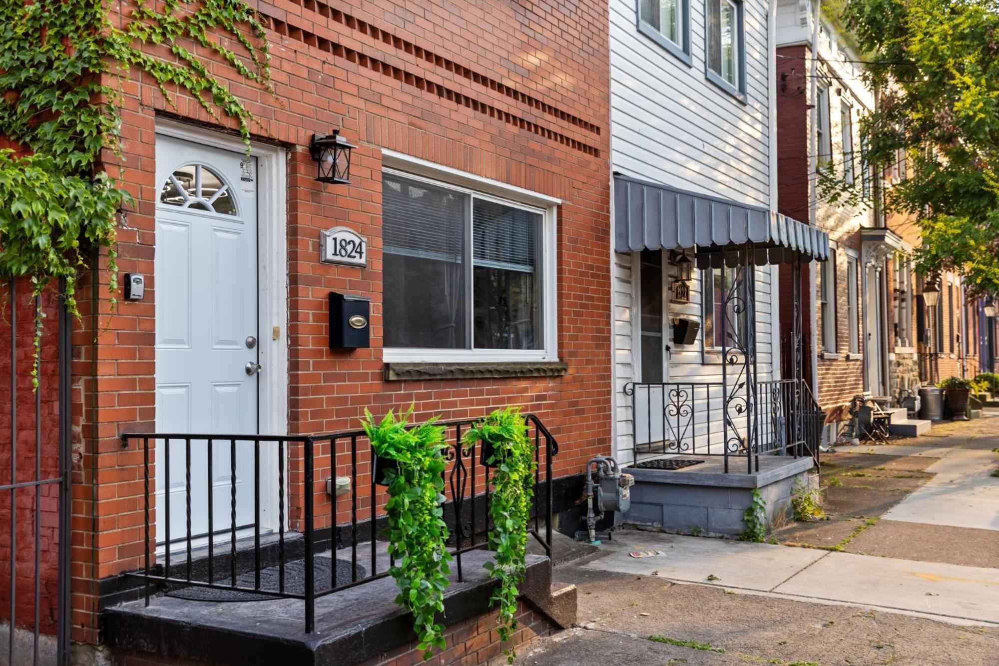 5bdrm 10bd With King Bbq Patio 1 Min Walk Carson St Holiday home *