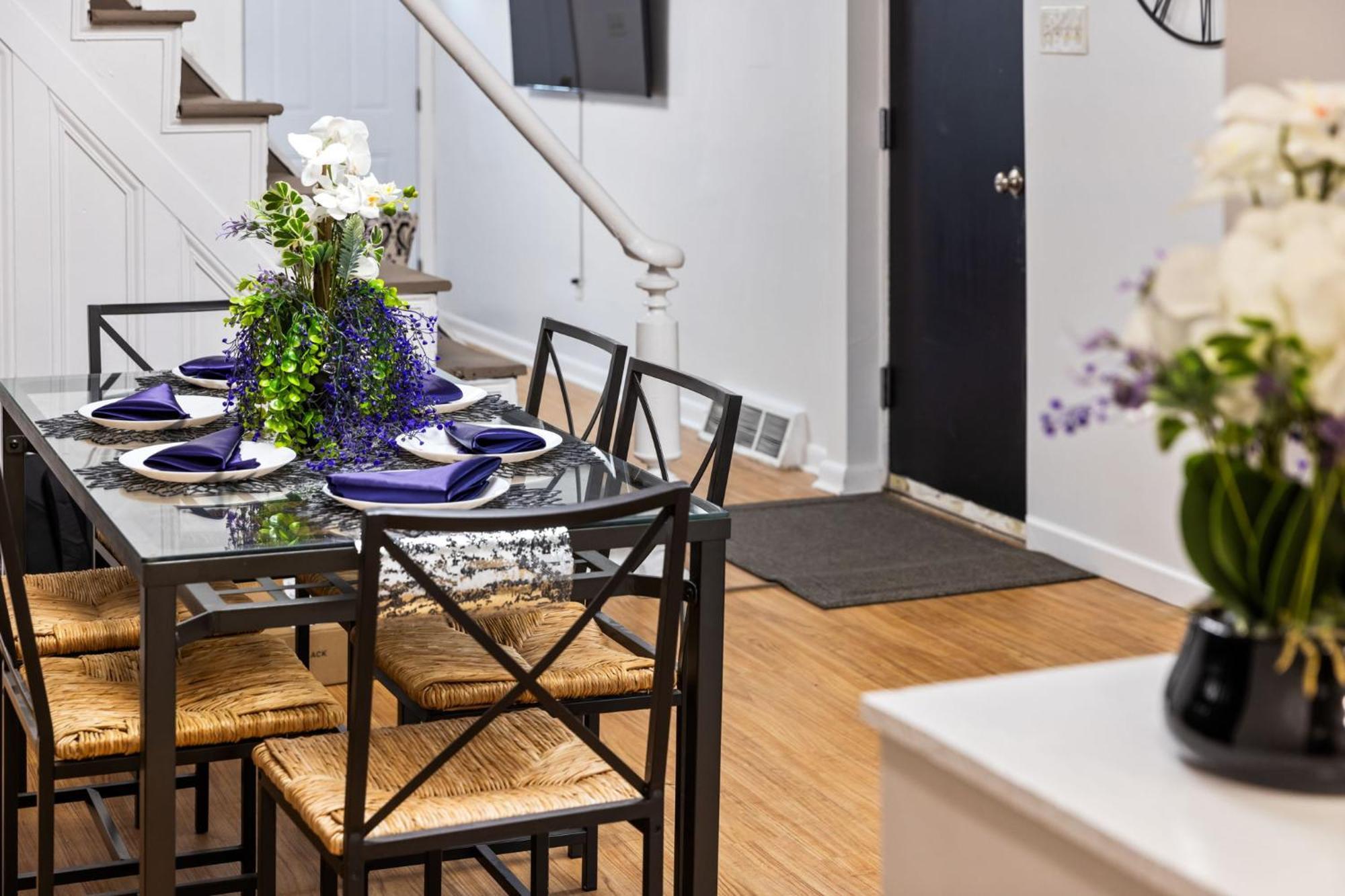 5bdrm 10bd With King Bbq Patio 1 Min Walk Carson St Holiday home Pittsburgh