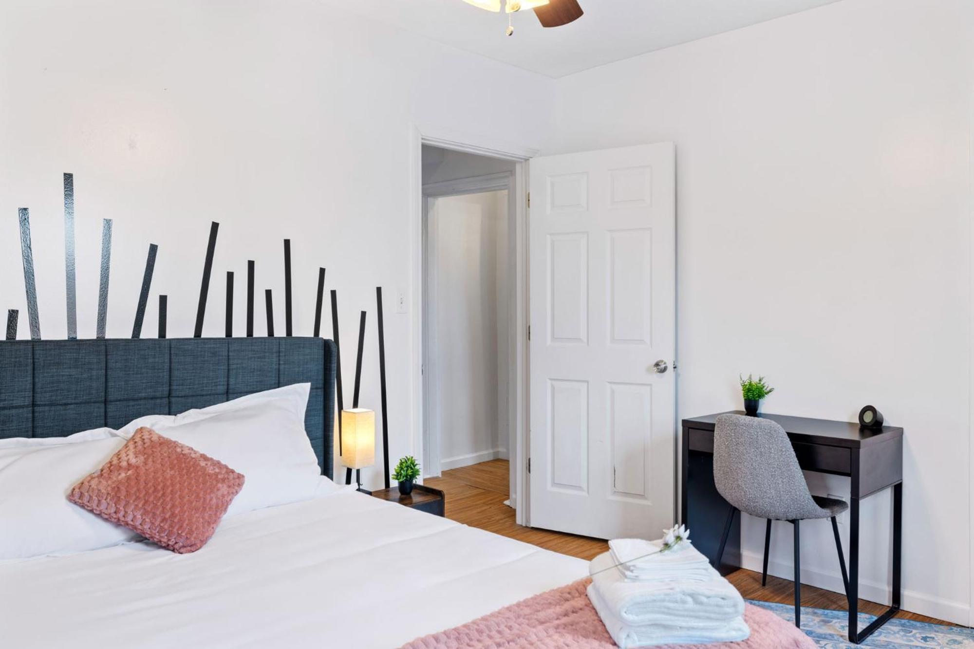 Holiday home 5bdrm 10bd With King Bbq Patio 1 Min Walk Carson St