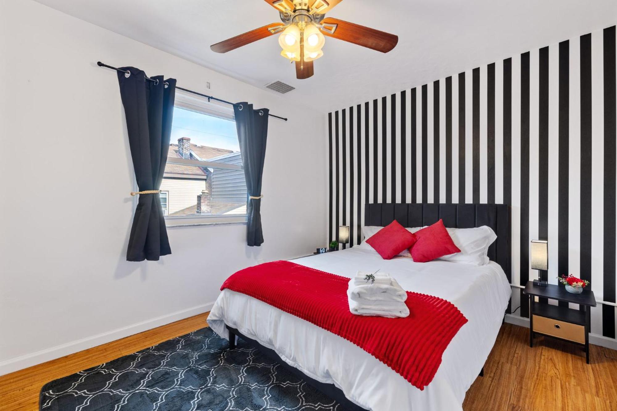 5bdrm 10bd With King Bbq Patio 1 Min Walk Carson St Pittsburgh