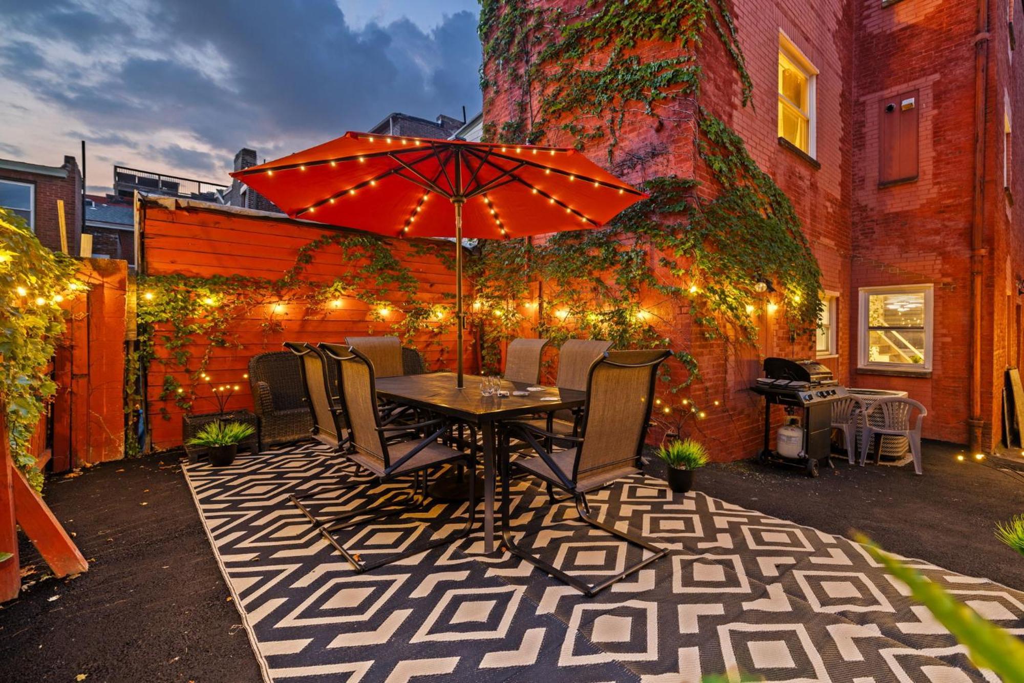 5bdrm 10bd With King Bbq Patio 1 Min Walk Carson St Holiday home *
